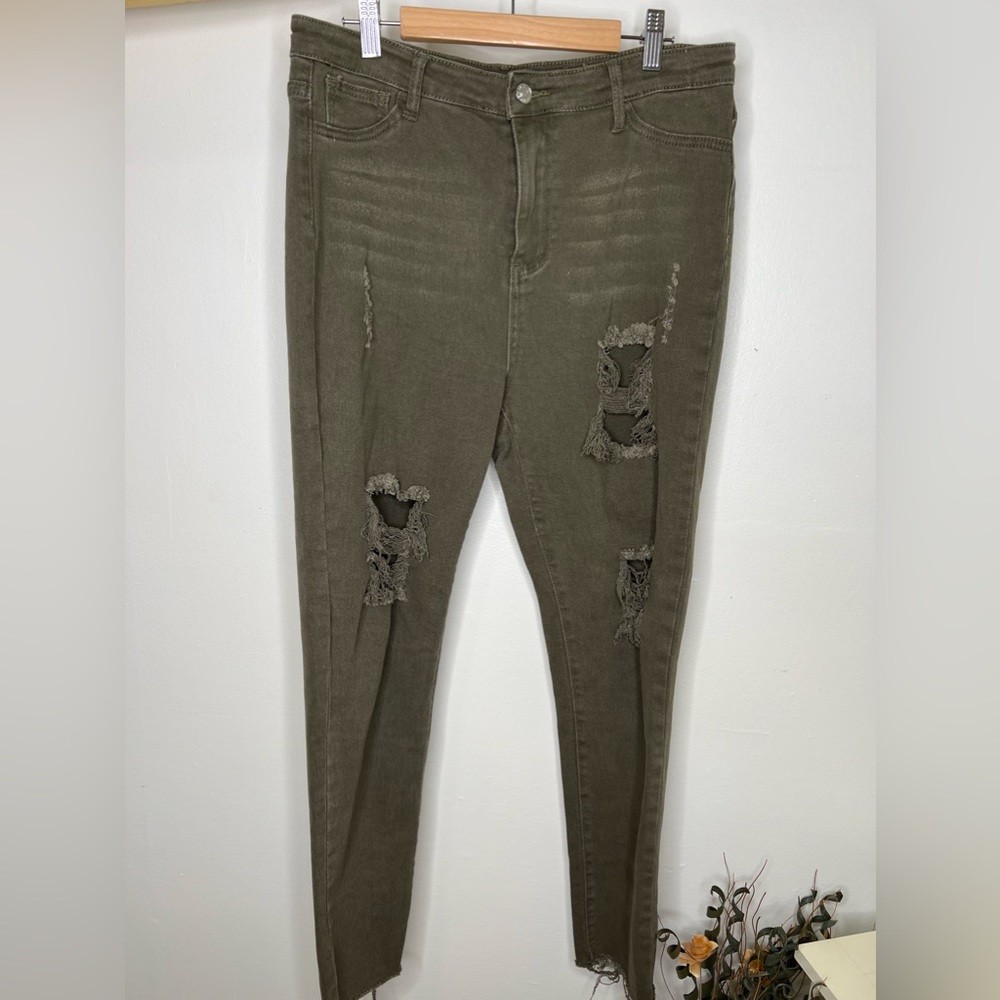 SHEIN Distressed Hunter Green Jeans